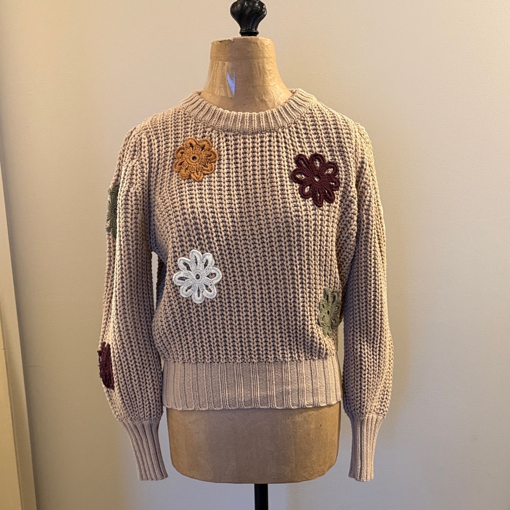 Idem ditto Floral embroidery Accent Women's Sweater